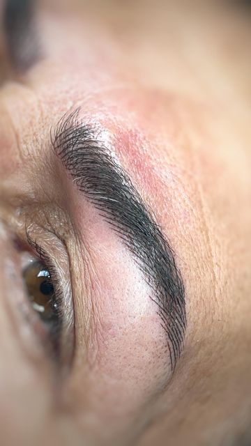 تیغ و قیچی ابرو